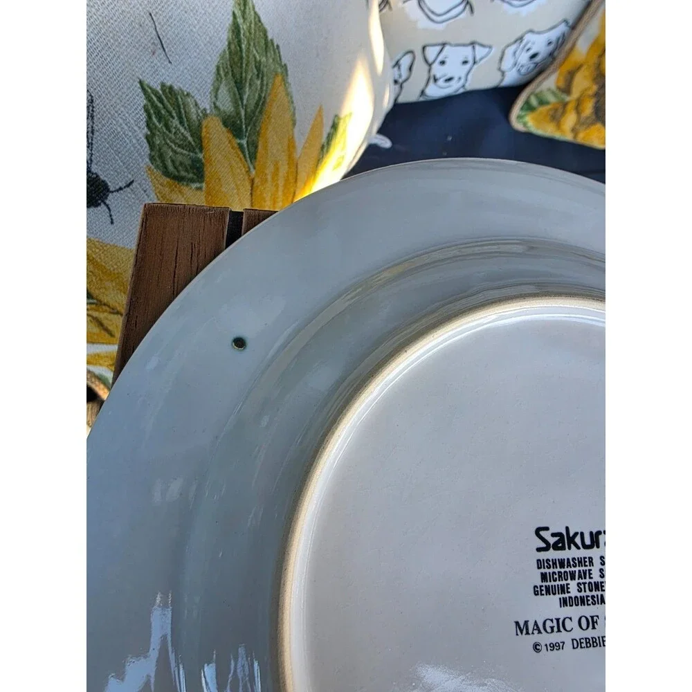 Debbie Mumm Christmas Plate Magic Of Santa 3 Salad Dessert Plates Vintage Sakura